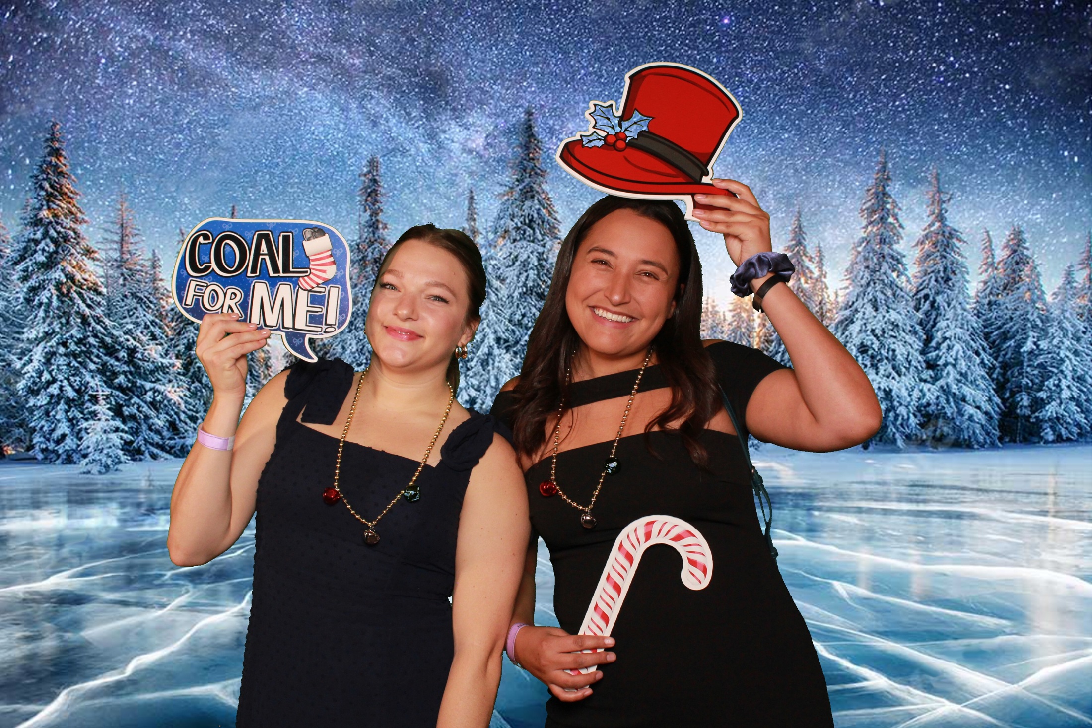 Technomics holiday guests with the finished snowy digital background